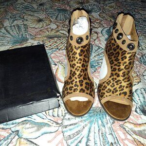 Volatile Los Angeles size 10 shoes